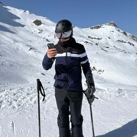 SKIPAL PROTECT - Ha telefonen säkert vid din sida!